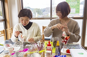 いちごパフェ作り体験